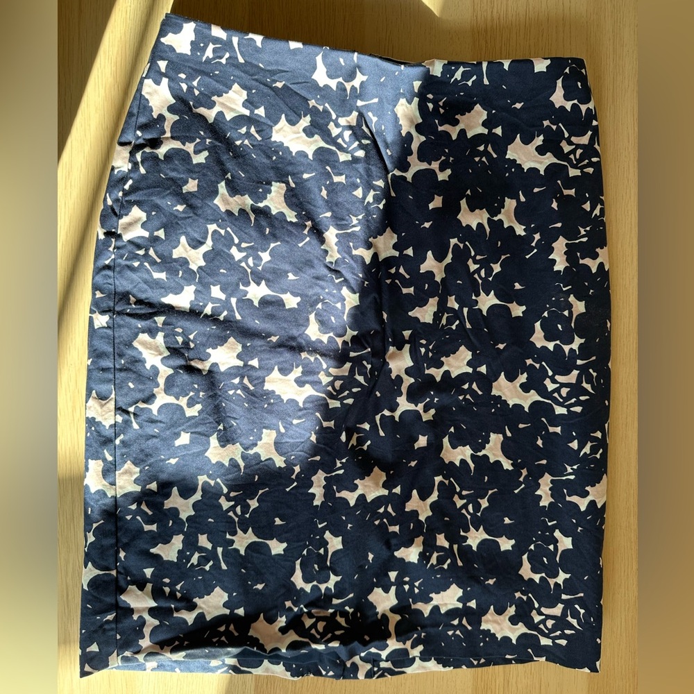 Talbots Navy and Cream Patterned Pencil Skirt